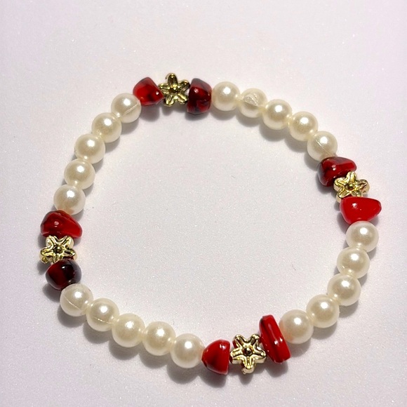 Jewelry - Christmas 🎄❤️ Pearls, red and gold plated bracelet